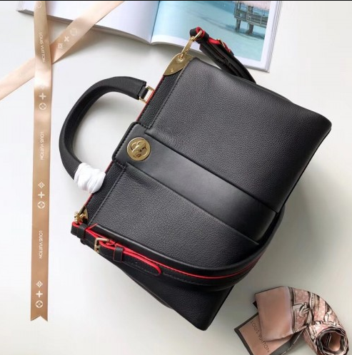 LV Astrid Veau Nuage Leather Noir