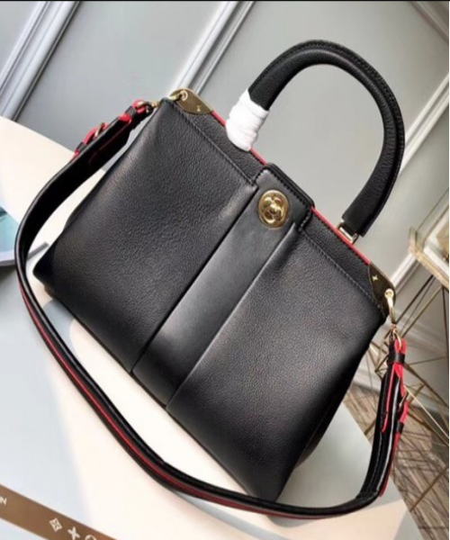 LV Astrid Veau Nuage Leather Noir